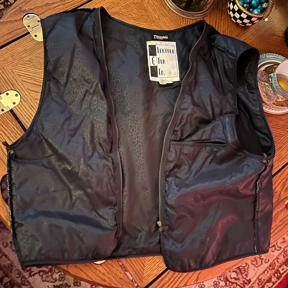 Vintage Black Leather Bomber Jacket - Picture 11 of 12